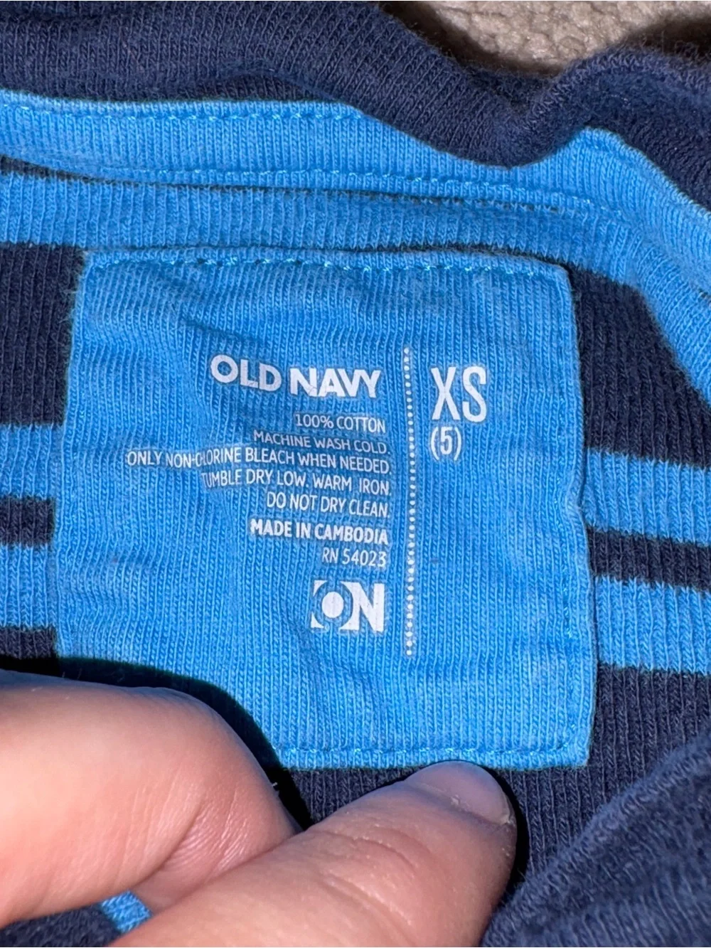 Boy’s Old Navy Navy and Bright Blue Striped Long Sleeve Tee Size: XS